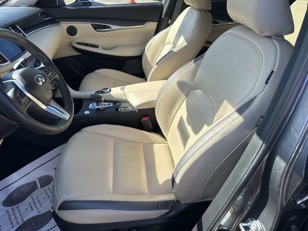 2022 INFINITI QX50 LUXE