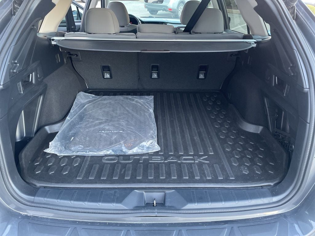 2022 Subaru Outback Premium Premium