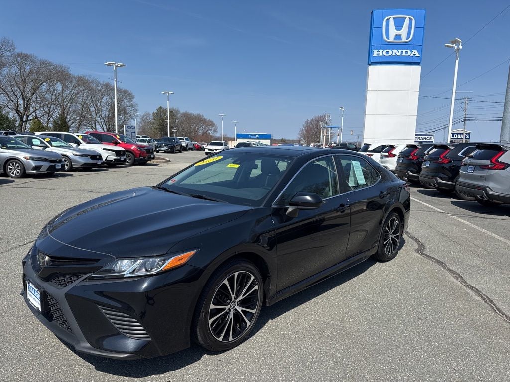 2020 Toyota Camry SE