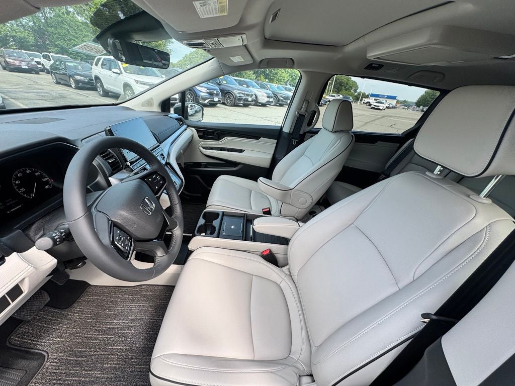 2026 Honda Odyssey Touring - Photo 9