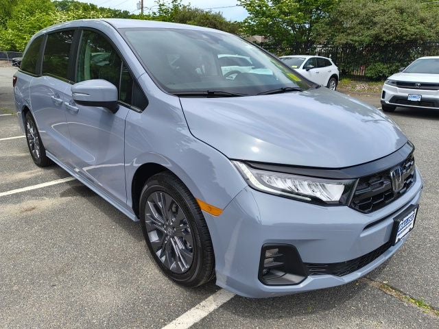 2026 Honda Odyssey Touring's photo