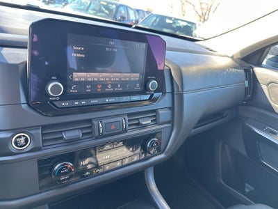 2024 Nissan Pathfinder S