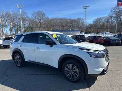 2024 Nissan Pathfinder S