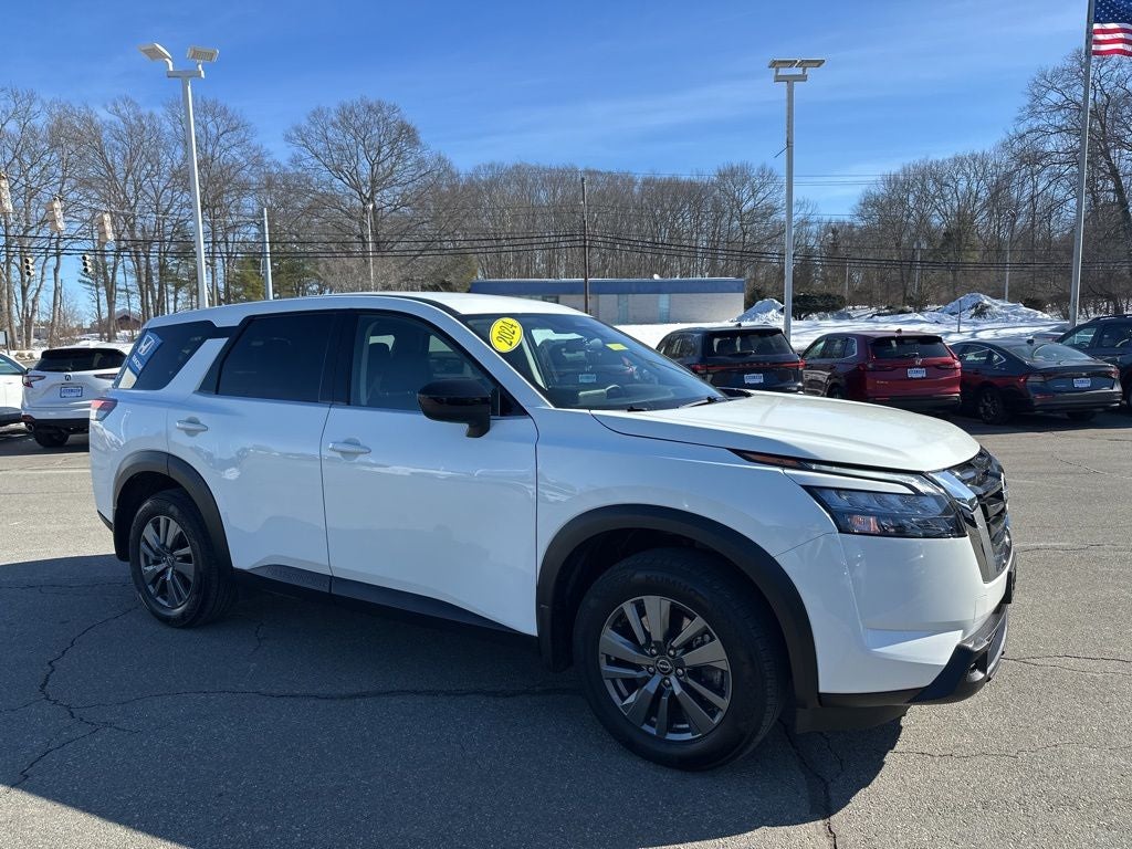 2024 Nissan Pathfinder S