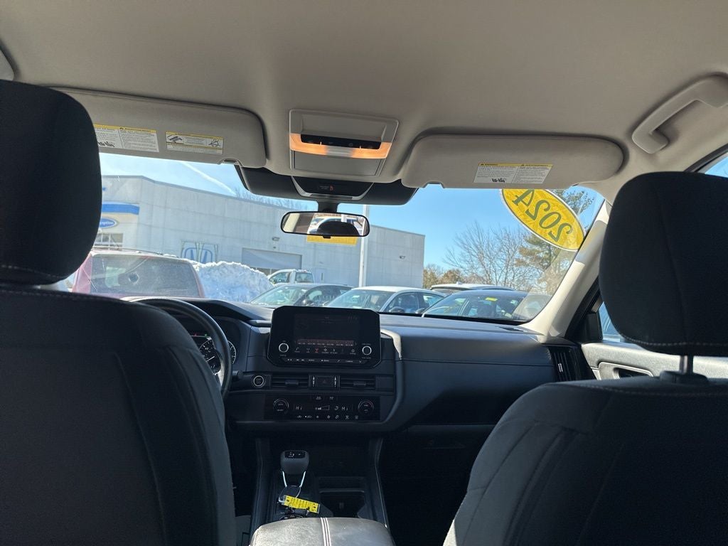 2024 Nissan Pathfinder S