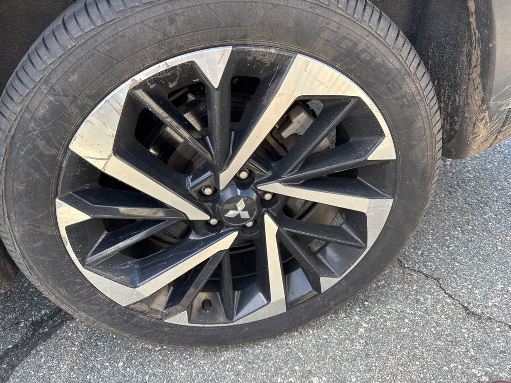 2022 Mitsubishi Outlander ES