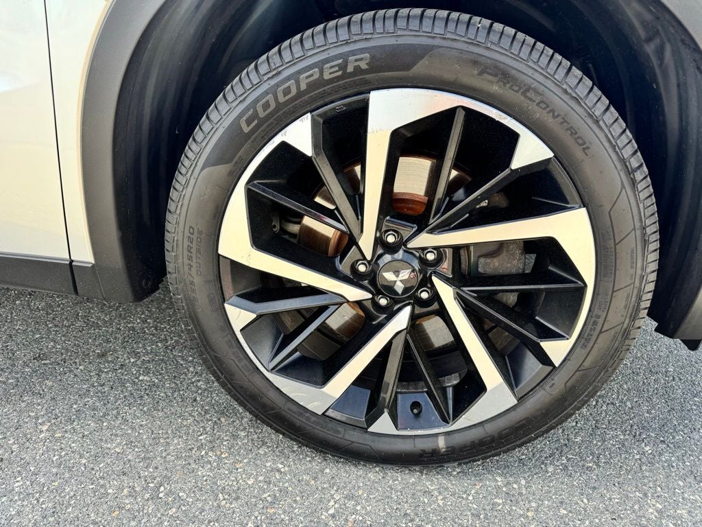 2022 Mitsubishi Outlander ES