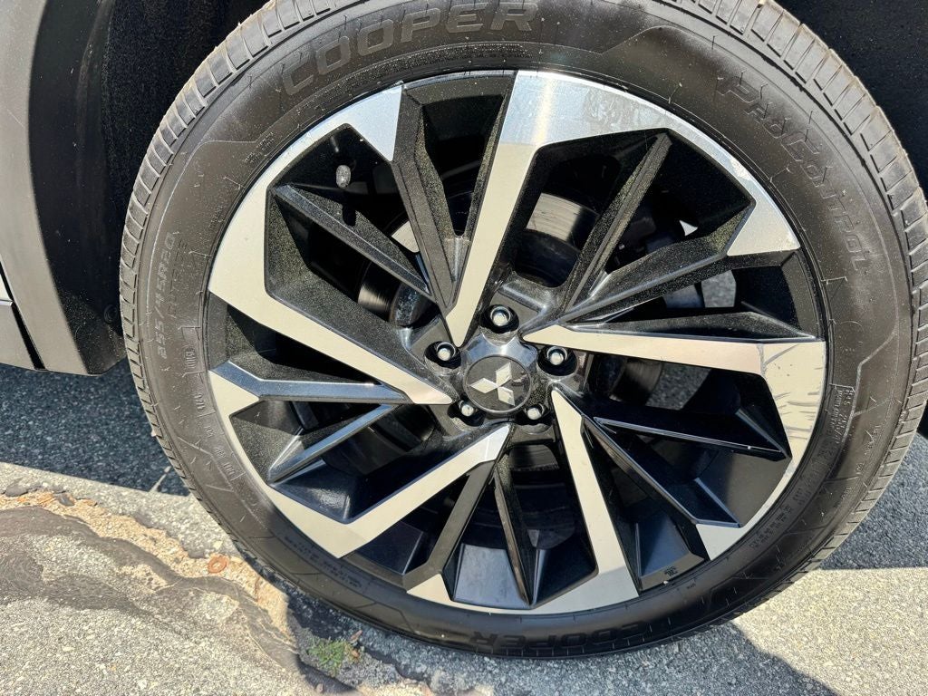 2022 Mitsubishi Outlander ES