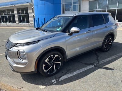 2022 Mitsubishi Outlander ES
