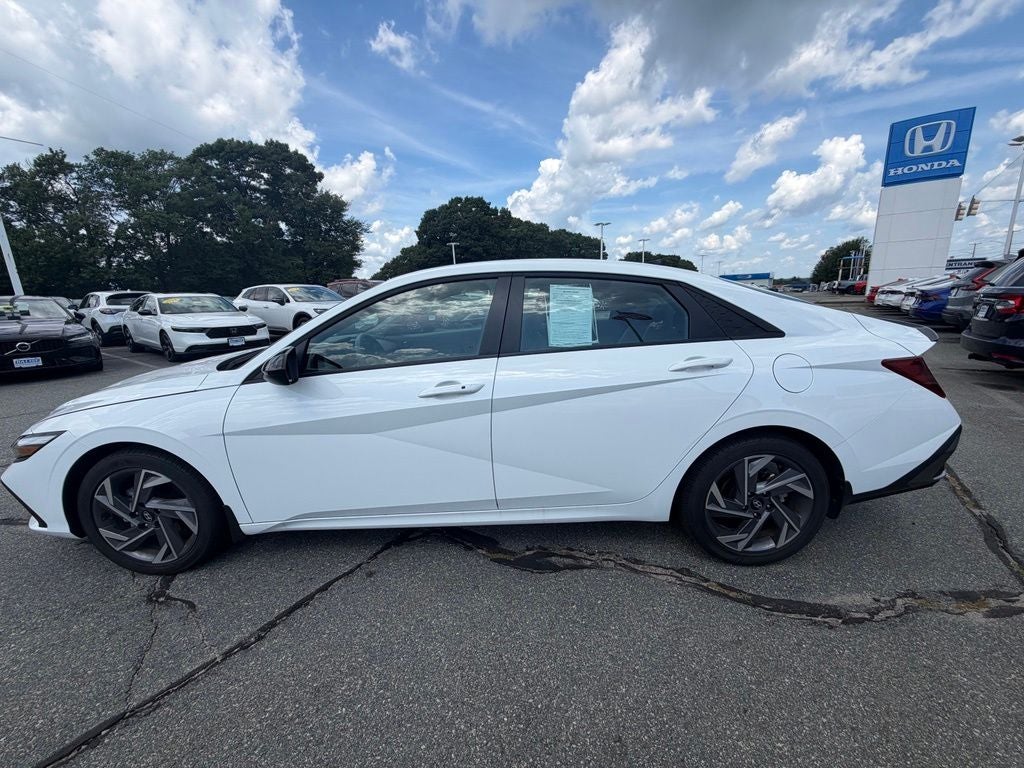 2025 Hyundai Elantra SEL Sport