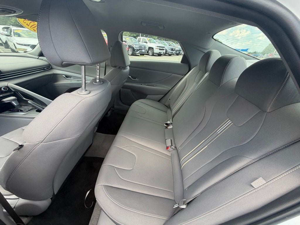 2025 Hyundai Elantra SEL Sport