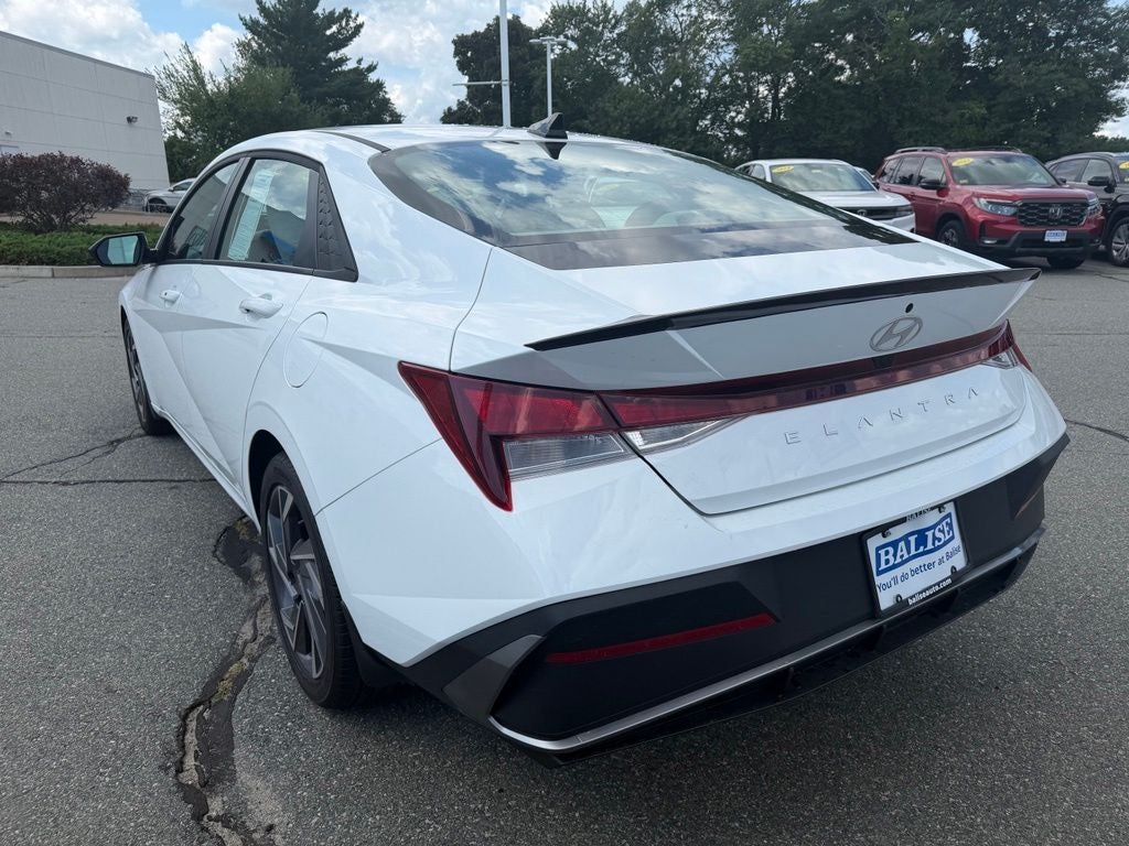 2025 Hyundai Elantra SEL Sport
